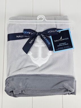 Nautica Kids: Grey Blanket